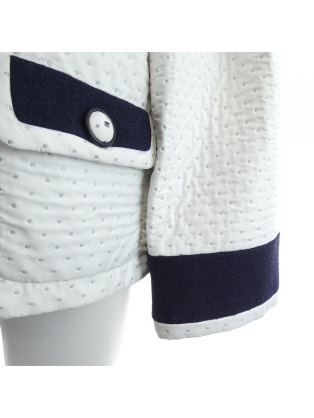 Chanel Jacket White - Picture 6 of 6